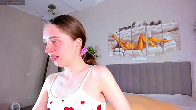 Camilla Kelly online show from May 20, 2026, 1:13 am
