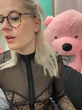 Snapshot of TheRealJessyLey chatting on November 12, 2025, 7:12 am TheRealJessyLey online show from November 12, 2025, 7:12 am