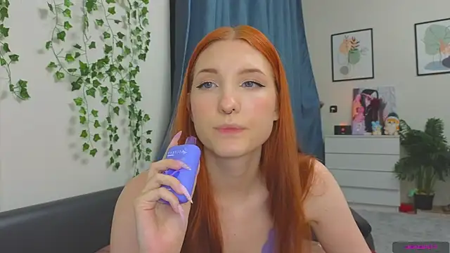 Olivia Rid  online show from September 26, 2025, 9:32 pm