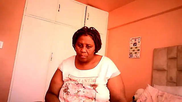 Snapshot of HUGEASSXXXXX chatting on June 26, 2026, 5:57 am HUGEASSXXXXX online show from June 26, 2026, 5:57 am