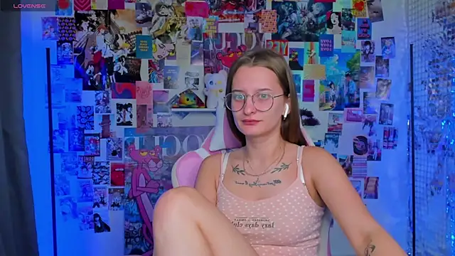 Maryyy May online show from October 20, 2025, 2:46 am