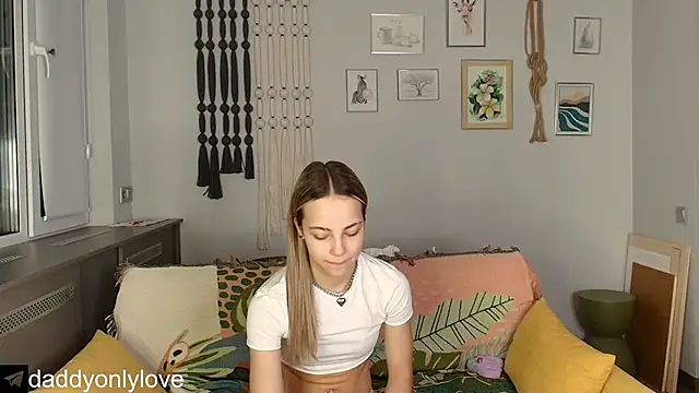 Snapshot of daddyonlyloveme chatting on November 13, 2025, 9:19 pm daddyonlyloveme online show from November 13, 2025, 9:19 pm