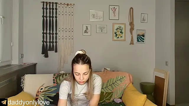 Snapshot of daddyonlyloveme chatting on November 15, 2025, 9:19 pm daddyonlyloveme online show from November 15, 2025, 9:19 pm