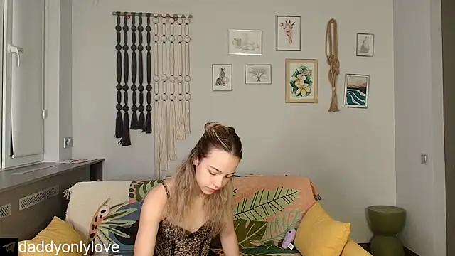 Snapshot of daddyonlyloveme chatting on November 1, 2025, 8:14 pm daddyonlyloveme online show from November 1, 2025, 8:14 pm