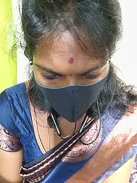 Snapshot of Honey_rosetamil chatting on July 18, 2026, 2:09 am Honey rosetamil online show from July 18, 2026, 2:09 am