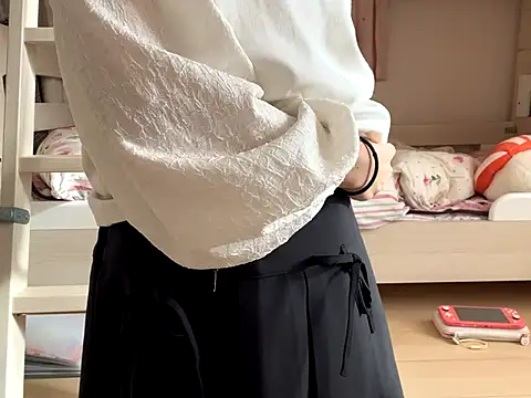 sora 033 online show from November 18, 2025, 4:27 am