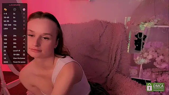 Lara Vest online show from September 29, 2025, 8:25 pm