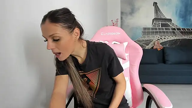 Snapshot of RheaEtthan chatting on January 11, 2026, 12:12 pm RheaEtthan online show from January 11, 2026, 12:12 pm