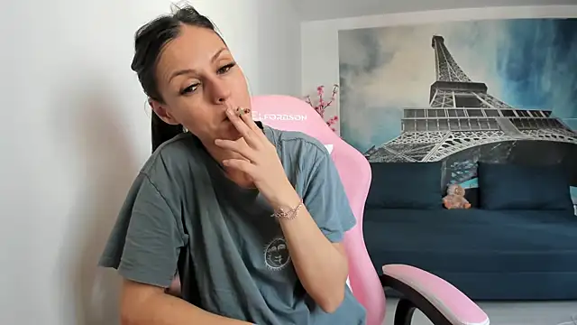 Snapshot of RheaEtthan chatting on March 3, 2026, 9:05 am RheaEtthan online show from March 3, 2026, 9:05 am