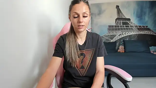 RheaEtthan online show from April 10, 2026, 10:33 am