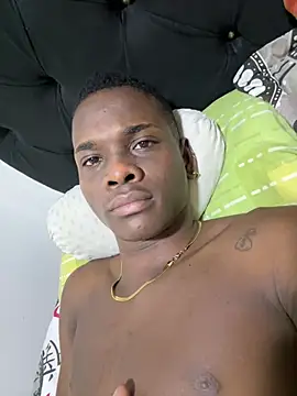Snapshot of Brycce_santos chatting on June 3, 2026, 11:11 am Brycce santos online show from June 3, 2026, 11:11 am