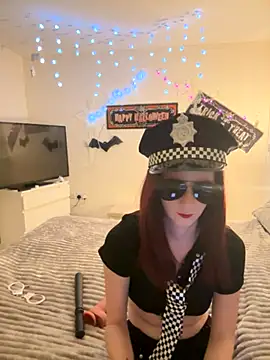 NaughtyLittleLouise online show from October 24, 2025, 10:09 pm