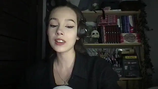 Yuna5343 online show from April 18, 2026, 8:20 pm