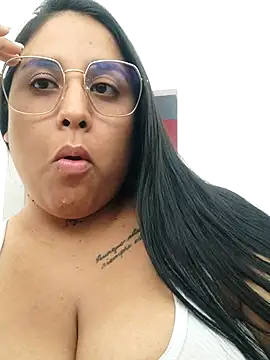 Snapshot of Khertt-Slov chatting on October 11, 2025, 3:57 pm Khertt-Slov online show from October 11, 2025, 3:57 pm