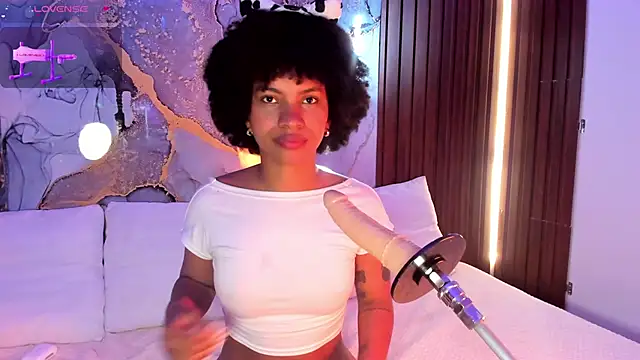 Lolalewis777 online show from October 7, 2025, 9:16 pm