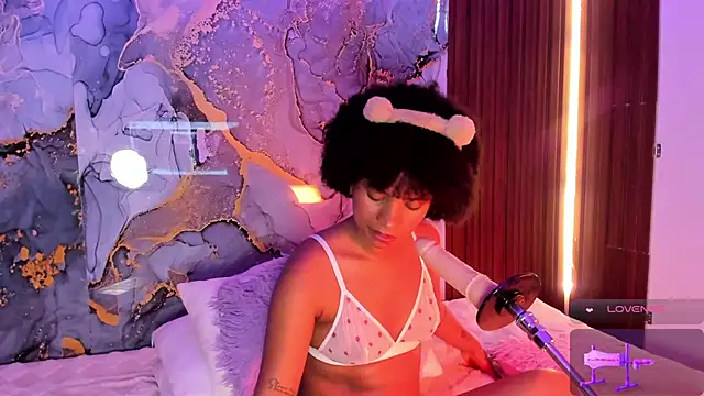 Lolalewis777 online show from October 20, 2025, 8:53 pm