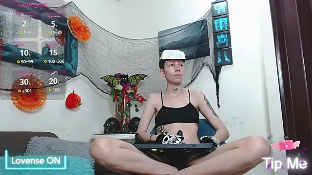 LiamBrown09 online show from October 30, 2025, 7:44 pm