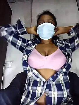 MickMicky online show from October 27, 2025, 12:33 am