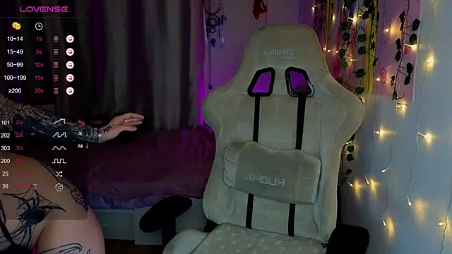 bunnykellyyy online show from February 18, 2026, 6:26 pm