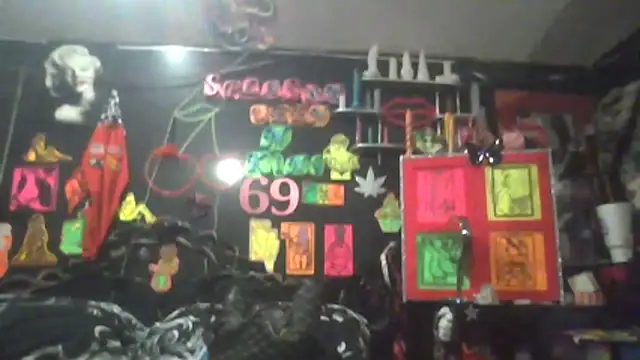 Splash Queen420 online show from May 20, 2026, 3:47 am