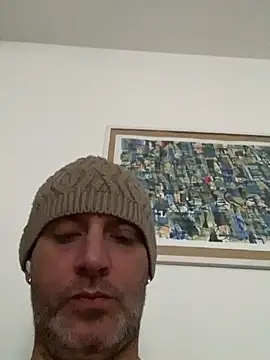 Snapshot of Maurinho3005 chatting on November 20, 2025, 8:15 am Maurinho3005 online show from November 20, 2025, 8:15 am