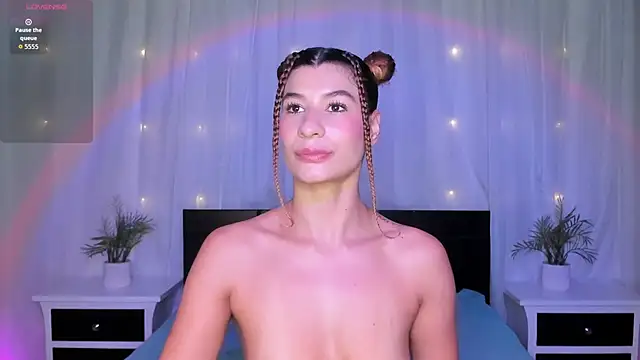 Snapshot of Evolet_Bee chatting on December 18, 2025, 11:14 am Evolet Bee online show from December 18, 2025, 11:14 am