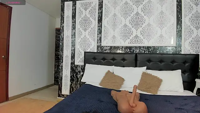 Snapshot of irenne_wilsonn chatting on December 15, 2025, 12:44 pm irenne wilsonn online show from December 15, 2025, 12:44 pm