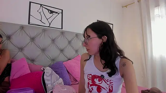 Naughty Couple83 online show from March 28, 2026, 3:46 pm