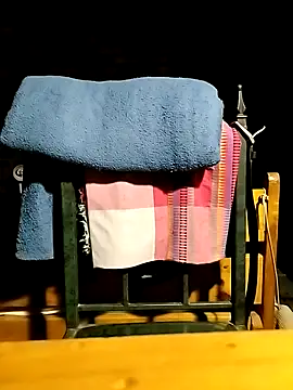 JohnnyTos online show from September 9, 2025, 6:39 pm