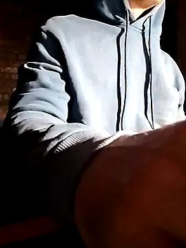 JohnnyTos online show from April 25, 2026, 6:38 pm