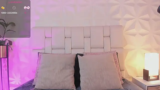 scarlettadams   online show from April 18, 2026, 12:07 pm