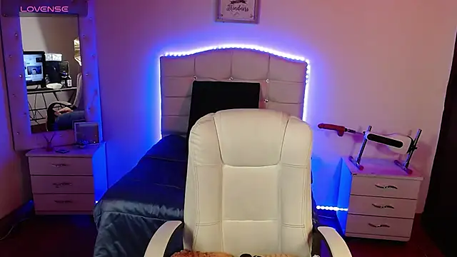 elapetitie online show from October 9, 2025, 6:03 am