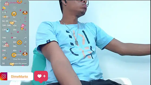 Snapshot of mike_black_22 chatting on October 23, 2025, 1:43 pm mike black 22 online show from October 23, 2025, 1:43 pm