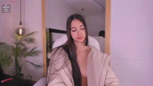 Snapshot of Kendall__blake chatting on October 20, 2025, 12:17 pm Kendall blake online show from October 20, 2025, 12:17 pm