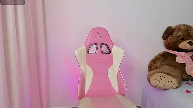 Nataly evans18 online show from October 4, 2025, 5:53 am