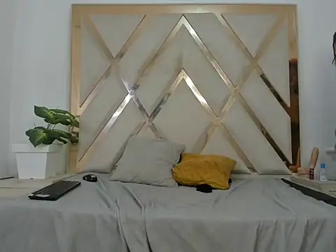 Snapshot of arielasm chatting on October 24, 2025, 12:59 pm arielasm online show from October 24, 2025, 12:59 pm