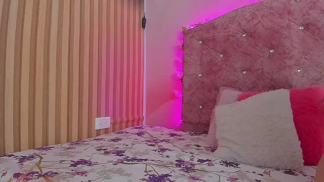 Mila grace  online show from January 8, 2026, 6:36 pm