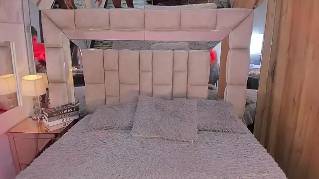 Snapshot of MaddyGray_ chatting on September 20, 2025, 6:13 pm MaddyGray  online show from September 20, 2025, 6:13 pm