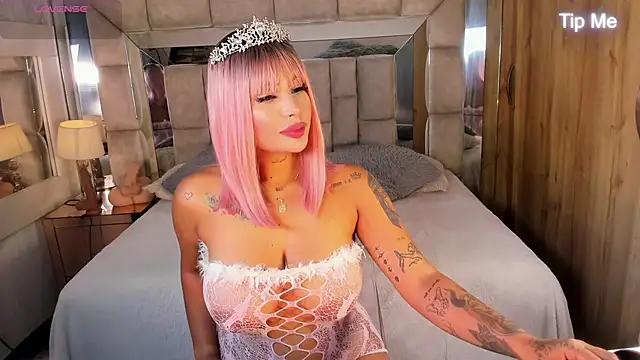 Snapshot of MaddyGray_ chatting on October 18, 2025, 6:21 pm MaddyGray  online show from October 18, 2025, 6:21 pm