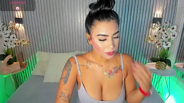 Snapshot of MaddyGray_ chatting on September 23, 2025, 4:14 pm MaddyGray  online show from September 23, 2025, 4:14 pm