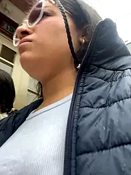 Snapshot of Alyha_Cortes chatting on November 6, 2025, 1:26 pm Alyha Cortes online show from November 6, 2025, 1:26 pm