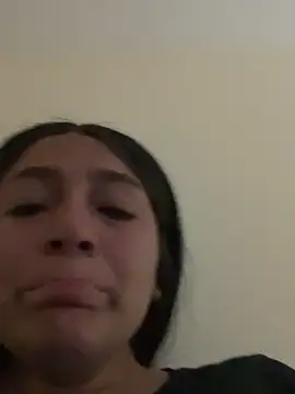 Alyha Cortes online show from April 20, 2026, 1:56 pm