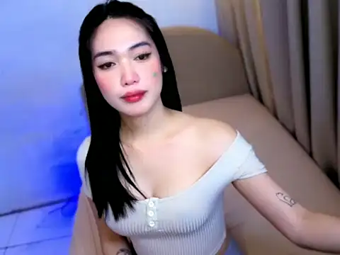 Snapshot of Madmoisellex chatting on May 25, 2026, 7:45 pm Madmoisellex online show from May 25, 2026, 7:45 pm