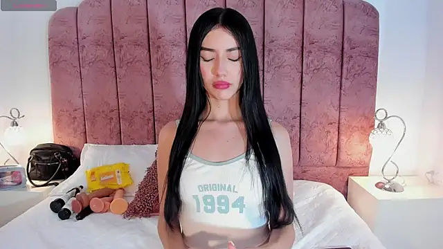 Snapshot of ValeskaZuev1 chatting on September 26, 2025, 7:32 pm ValeskaZuev1 online show from September 26, 2025, 7:32 pm