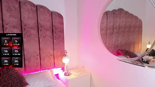 Snapshot of ValeskaZuev1 chatting on September 23, 2025, 7:10 pm ValeskaZuev1 online show from September 23, 2025, 7:10 pm