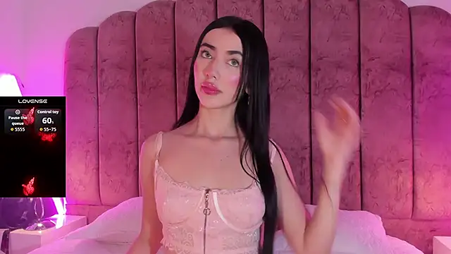 Snapshot of ValeskaZuev1 chatting on October 16, 2025, 5:32 pm ValeskaZuev1 online show from October 16, 2025, 5:32 pm