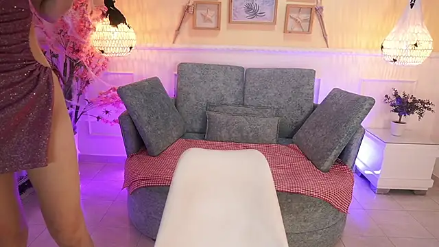 Snapshot of LoonaNyx chatting on October 15, 2025, 4:37 pm LoonaNyx online show from October 15, 2025, 4:37 pm