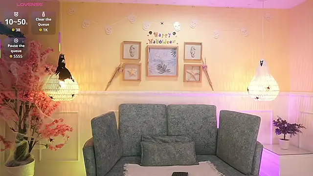 Snapshot of LoonaNyx chatting on October 25, 2025, 11:42 am LoonaNyx online show from October 25, 2025, 11:42 am