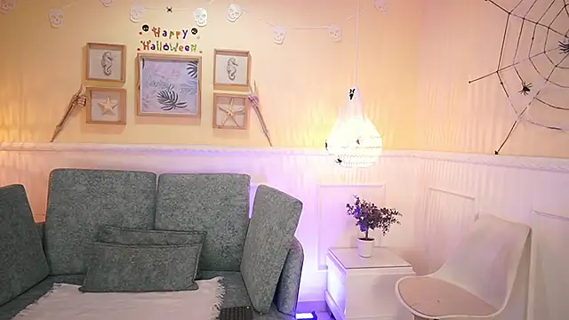 Snapshot of LoonaNyx chatting on October 18, 2025, 11:34 am LoonaNyx online show from October 18, 2025, 11:34 am