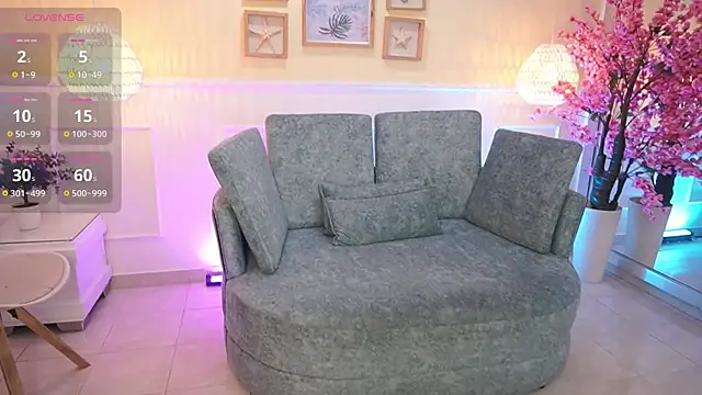 Snapshot of LoonaNyx chatting on September 15, 2025, 11:32 am LoonaNyx online show from September 15, 2025, 11:32 am